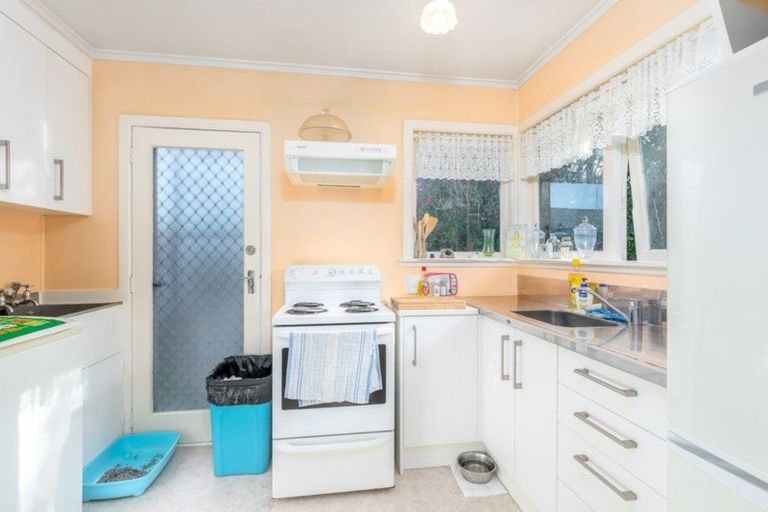 Photo of property in 2/30 Portadown Avenue, Pakuranga Heights, Auckland, 2010