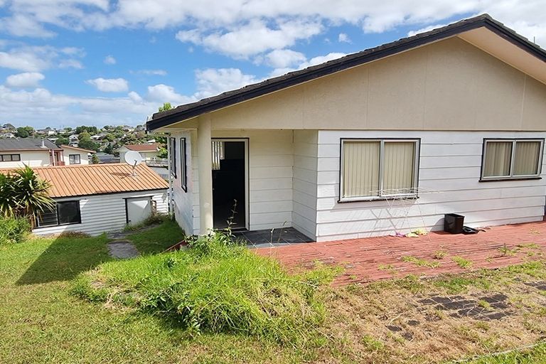Photo of property in 18 Athena Drive, Totara Vale, Auckland, 0629
