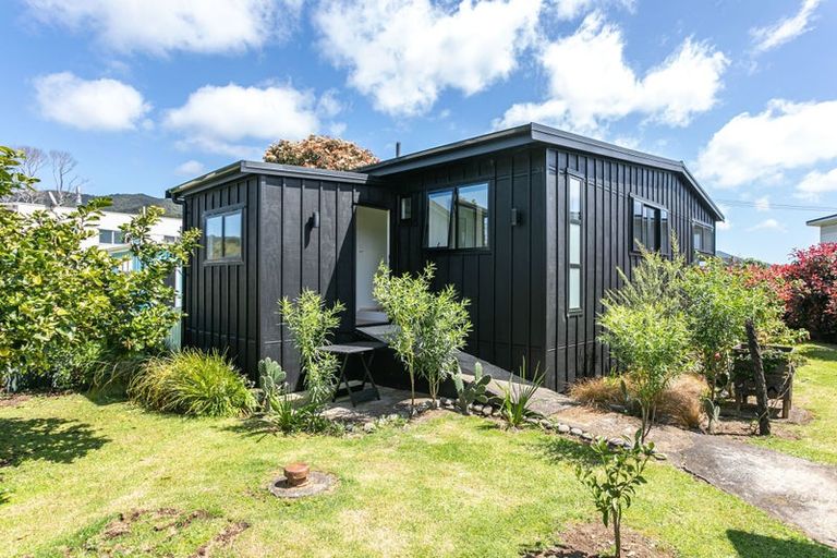 Photo of property in 60 Carey Road, Port Charles, Coromandel, 3584