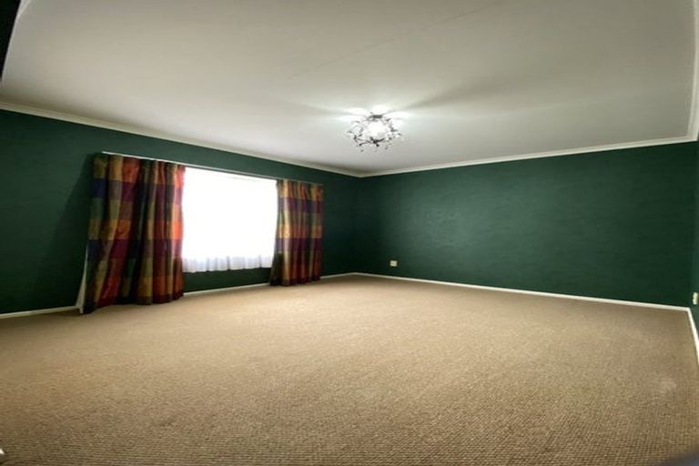 Photo of property in 15 Sierra Court, Roslyn, Palmerston North, 4414