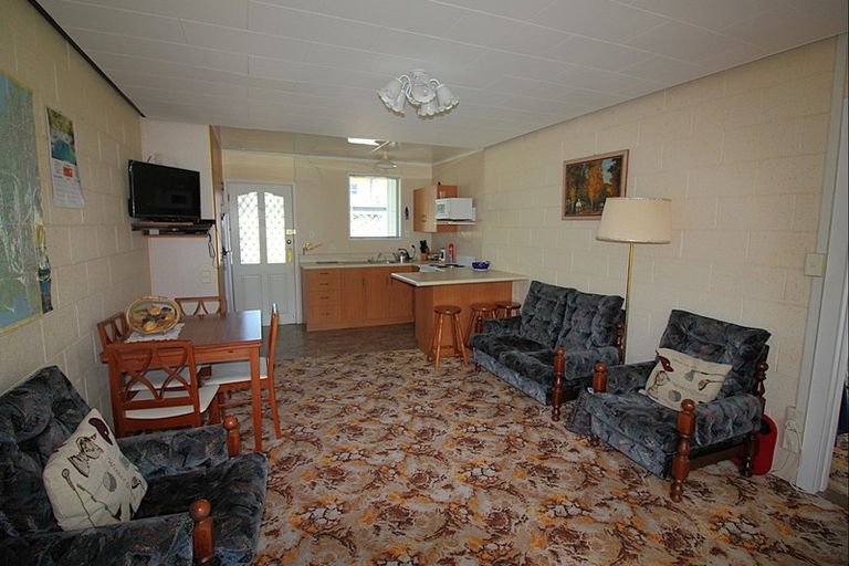 Photo of property in 15 Burnby Place, Te Anau, 9679