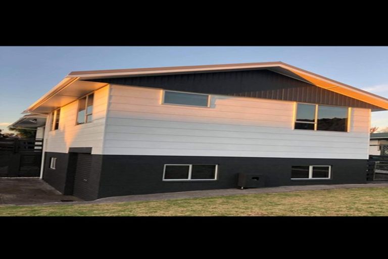 Photo of property in 32 Ihaia Street, Waitara, 4320