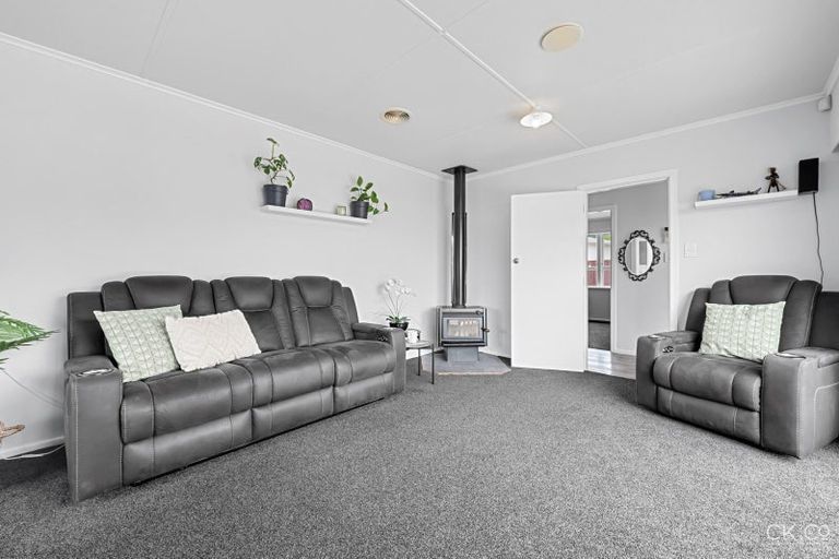 Photo of property in 7 Prestige Place, Maoribank, Upper Hutt, 5018