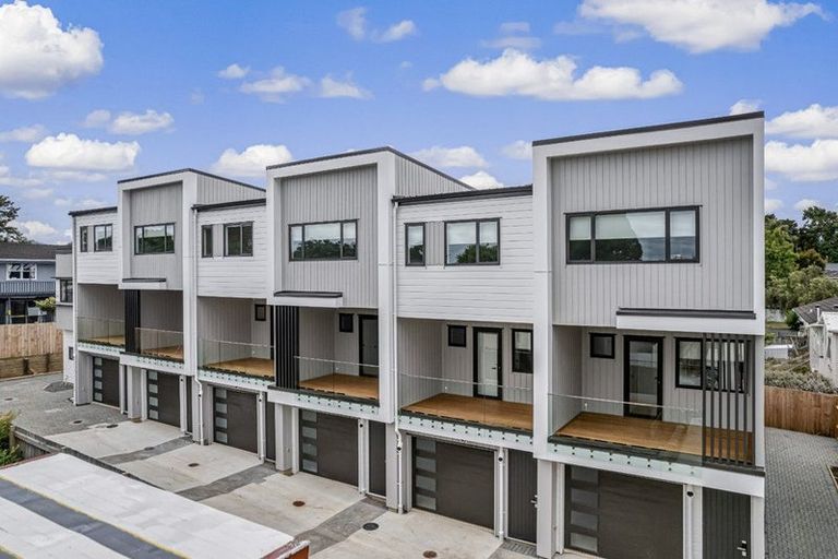 Photo of property in 9/345 Pakuranga Road, Pakuranga Heights, Auckland, 2010