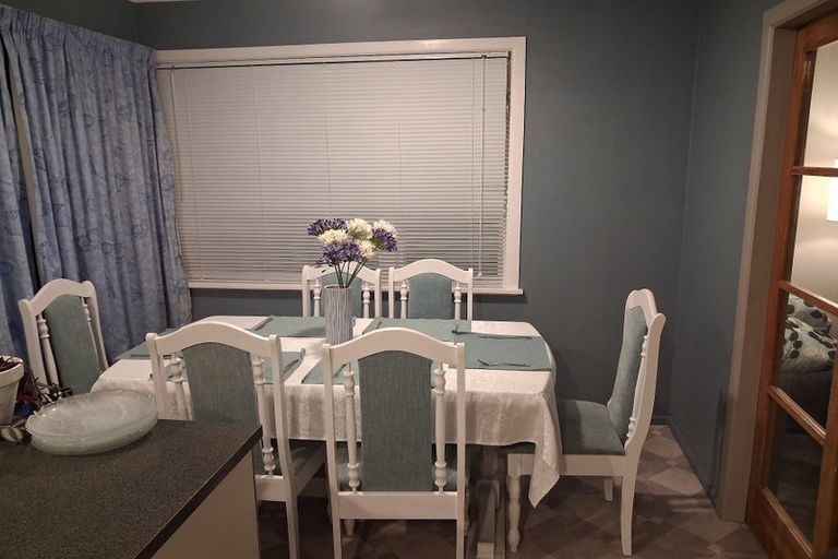 Photo of property in 35 Pokohiwi Road, Normandale, Lower Hutt, 5010