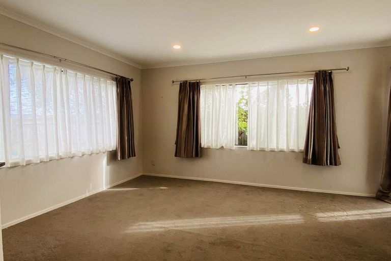 Photo of property in 55 Bordeaux Parade, Te Atatu South, Auckland, 0610