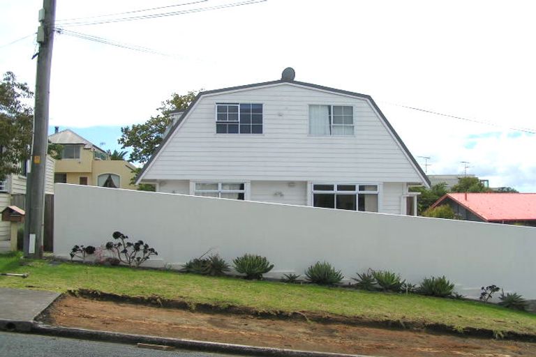Photo of property in 4 Milton Road, Northcote Point, Auckland, 0627