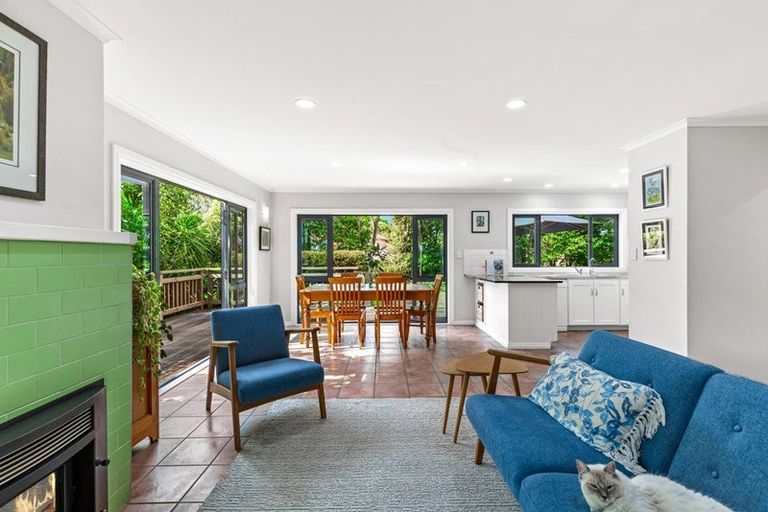 Photo of property in 4a Pounamu Avenue, Greenhithe, Auckland, 0632