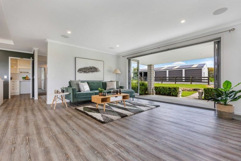 Photo of property in 890 Findlay Road, Pukorokoro / Miranda, Miranda, 2473