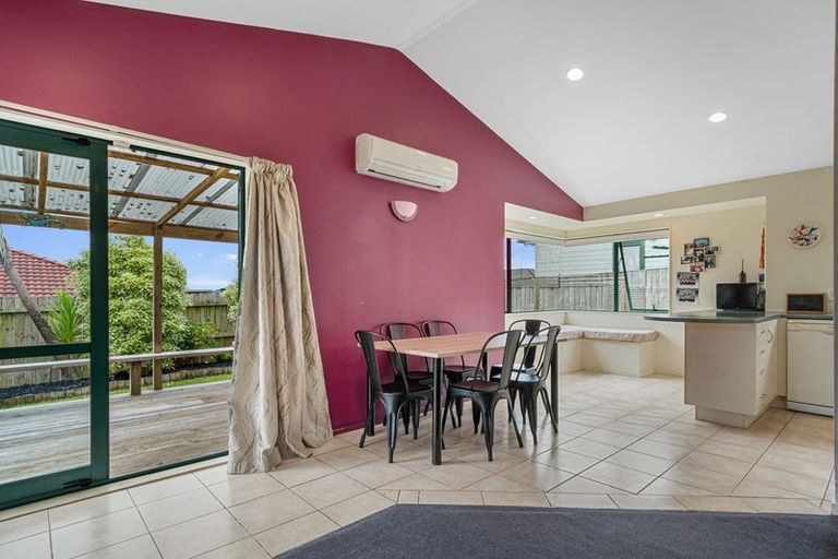 Photo of property in 56 Hetherington Road, Ranui, Auckland, 0612