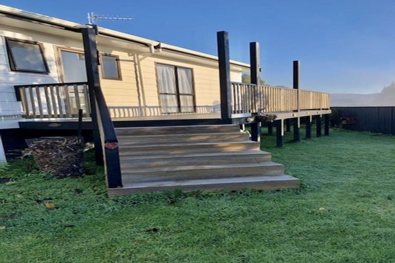 Photo of property in 15 Fenchurch Grove, Stokes Valley, Lower Hutt, 5019