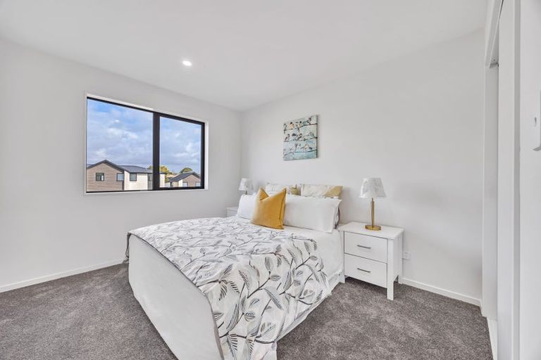 Photo of property in 49b Vera Road, Te Atatu South, Auckland, 0610