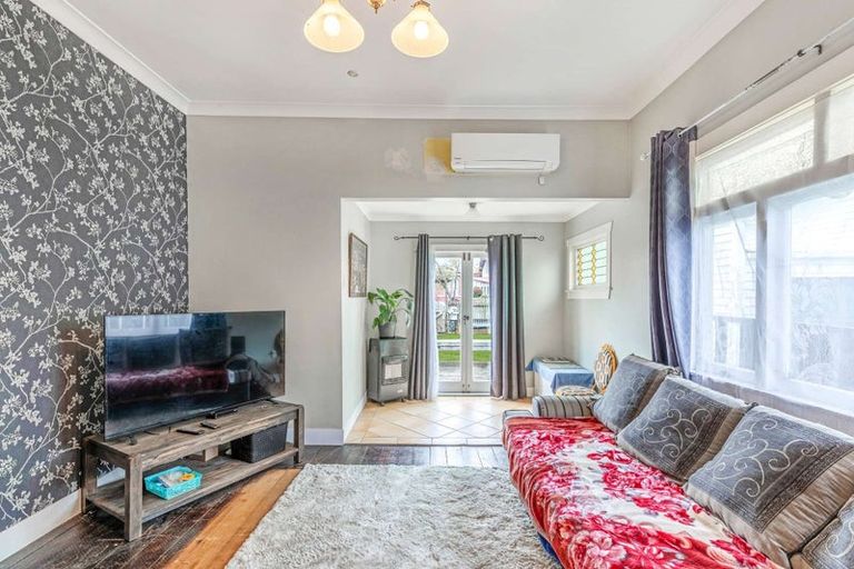 Photo of property in 140 Seddon Street, Pukekohe, 2120