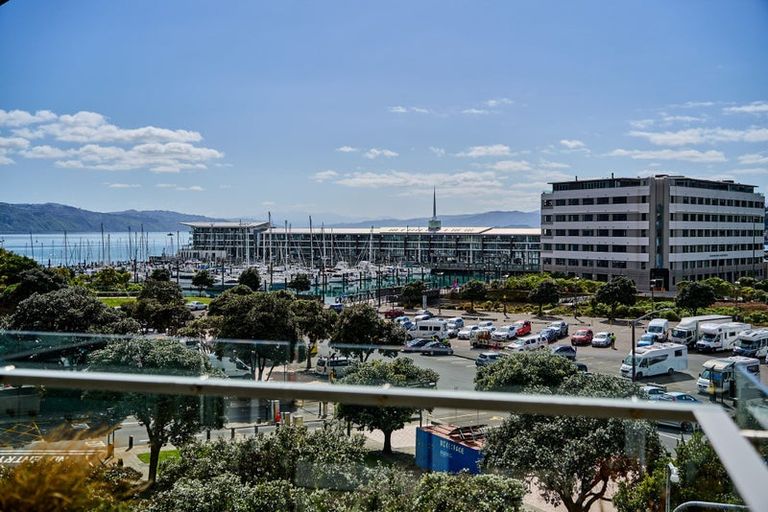 Photo of property in Piermont Apartments, 4e/82 Cable Street, Te Aro, Wellington, 6011