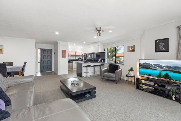 Photo of property in 5 Lamia Grove, Papamoa Beach, Papamoa, 3118