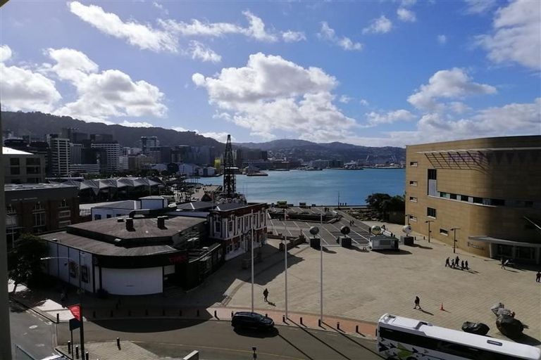 Photo of property in Portal Apartments, 6b/42 Cable Street, Te Aro, Wellington, 6011