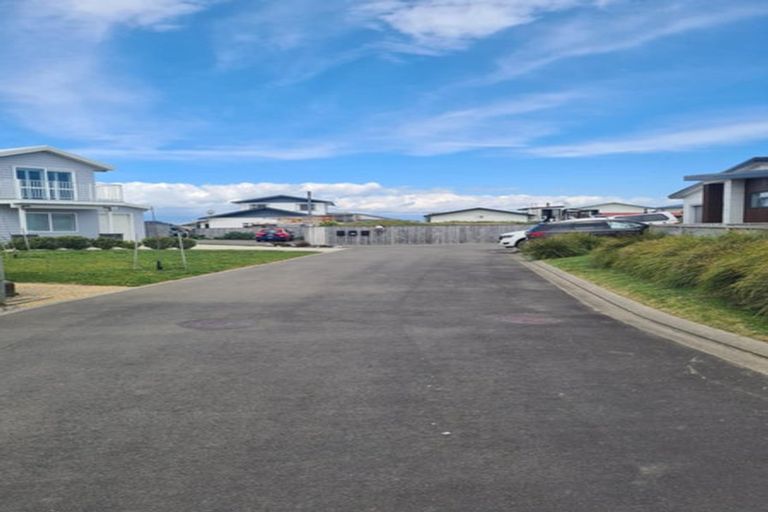 Photo of property in 5 Snappers Lane, Foxton Beach, Foxton, 4815