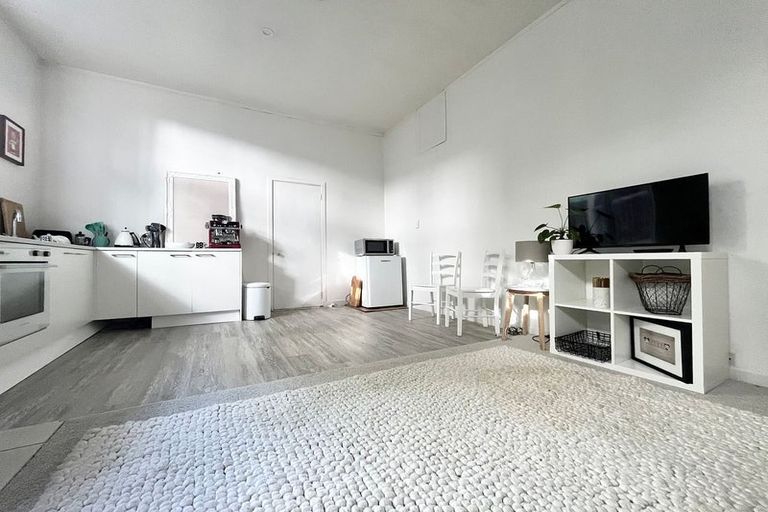 Photo of property in 2/24 West End Road, Herne Bay, Auckland, 1022