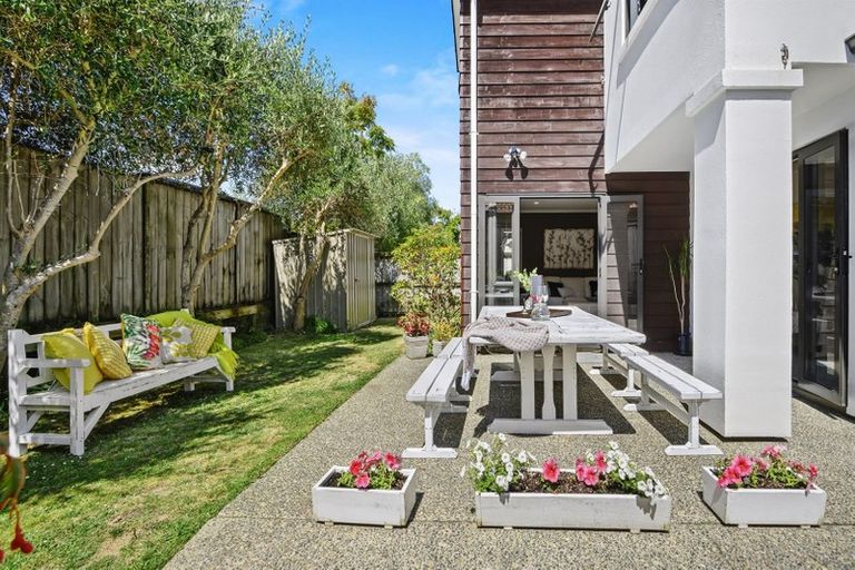 Photo of property in 15 Lilybank Crescent, East Tamaki, Auckland, 2013