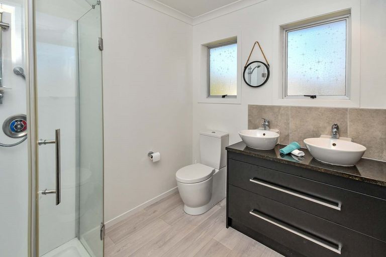 Photo of property in 1/19 Snell Avenue, Papakura, 2110