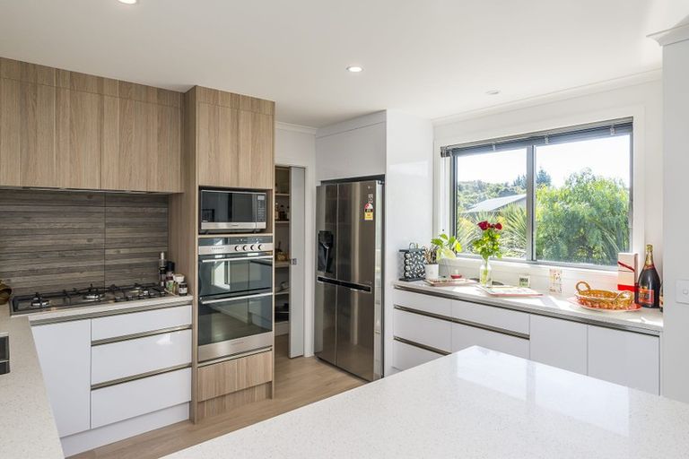 Photo of property in 2 Lamont Place, Waikanae, 5036