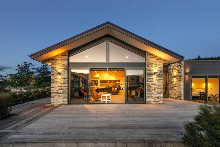 Photo of property in 1 Clearview Street, Wanaka, 9305