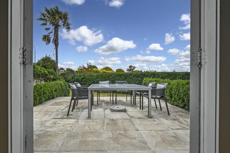 Photo of property in 140 Napier Road, Havelock North, 4130