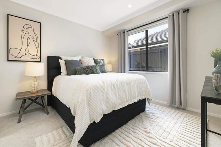 Photo of property in 30 Audax Lane, Pyes Pa, 3112