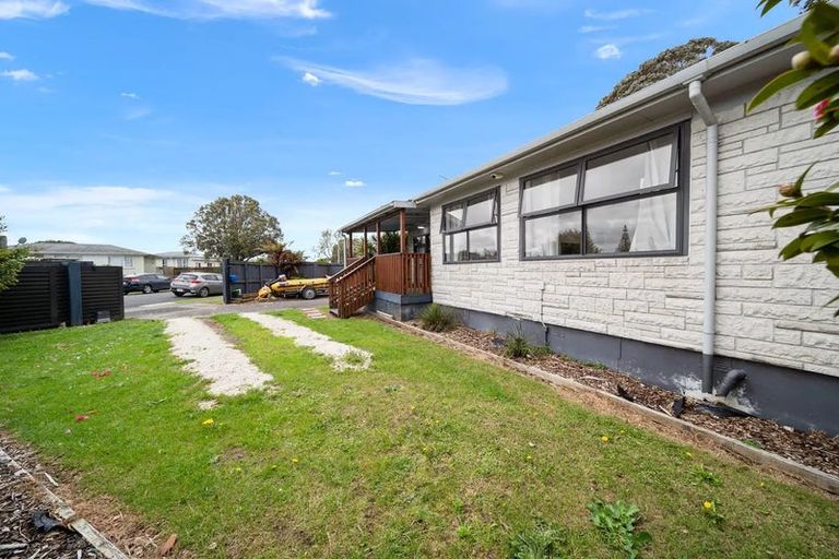 Photo of property in 13 Romney Place, Manurewa, Auckland, 2102