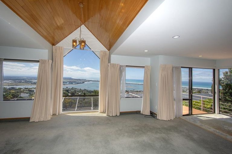 Photo of property in 2/17 Belleview Terrace, Mount Pleasant, Christchurch, 8081