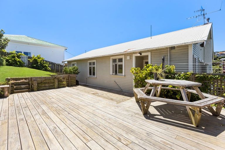 Photo of property in 56 Eden Street, Island Bay, Wellington, 6023