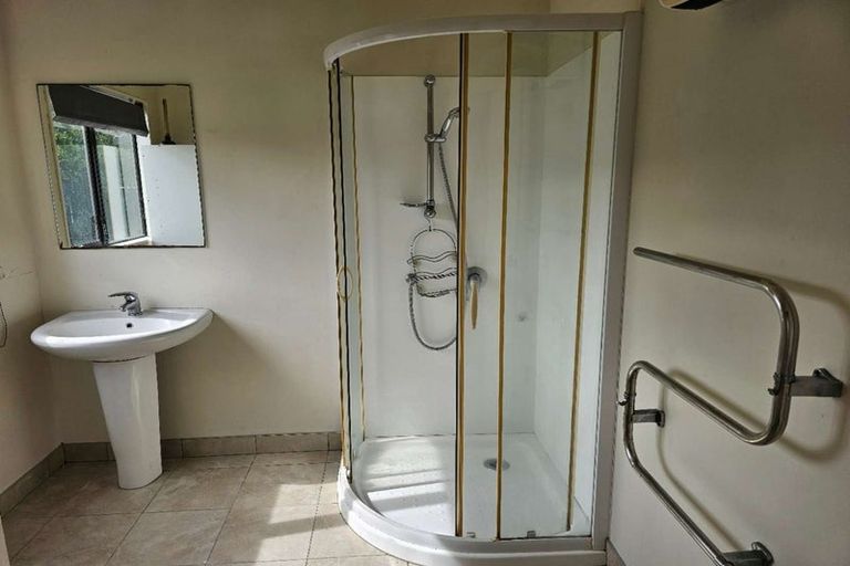 Photo of property in 2 Dalmahoy Place, Wattle Downs, Auckland, 2103