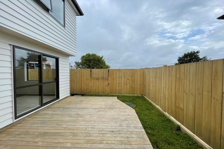 Photo of property in 27b Sunnyside Road, Sunnyvale, Auckland, 0612