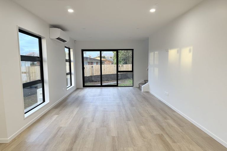 Photo of property in 9 Kirrama Place, Conifer Grove, Takanini, 2112