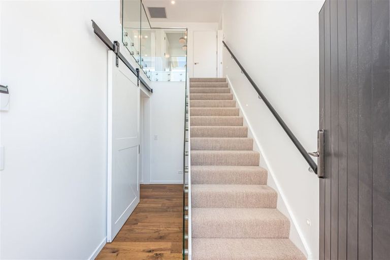 Photo of property in 2/179 Weston Road, St Albans, Christchurch, 8052