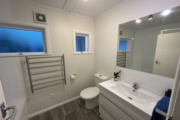 Photo of property in 18 Saulbrey Grove, Woburn, Lower Hutt, 5010