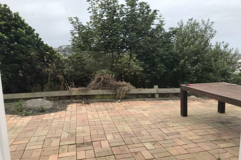 Photo of property in 30 Akaroa Drive, Maupuia, Wellington, 6022