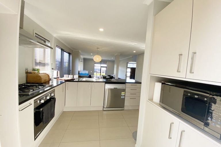 Photo of property in 4 Hirimate Place, Flat Bush, Auckland, 2019