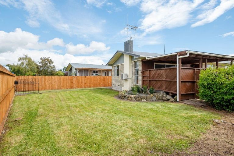 Photo of property in 21 Rhonda Avenue, Deanwell, Hamilton, 3206