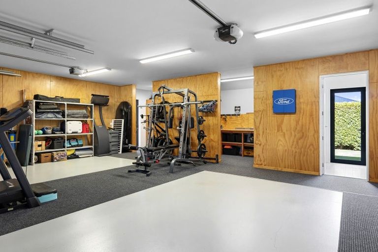 Photo of property in 18 Quarters Place, Halswell, Christchurch, 8025