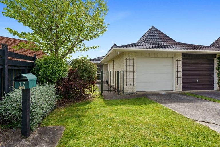 Photo of property in 17 Rewarewa Crescent, Waikanae, 5036