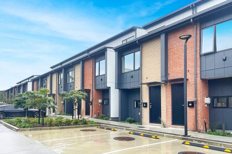 Photo of property in 62 Parkwood Avenue, Westgate, Auckland, 0614