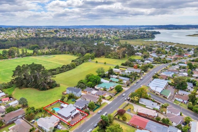 Photo of property in 298 Royal Road, Massey, Auckland, 0614