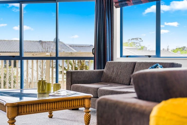 Photo of property in 1b Triangle Road, Massey, Auckland, 0614