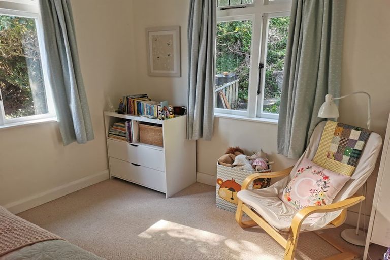 Photo of property in 56 Fairview Crescent, Kelburn, Wellington, 6012