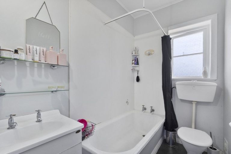 Photo of property in 39 Jellicoe Drive, Hamilton East, Hamilton, 3216