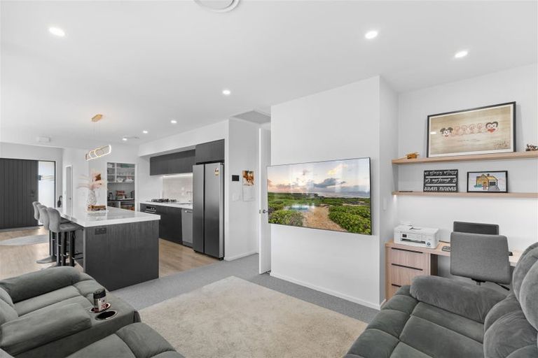 Photo of property in 8 Coach Way, Rolleston, 7614