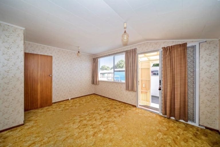 Photo of property in 14 Huatoki Street, Vogeltown, New Plymouth, 4310