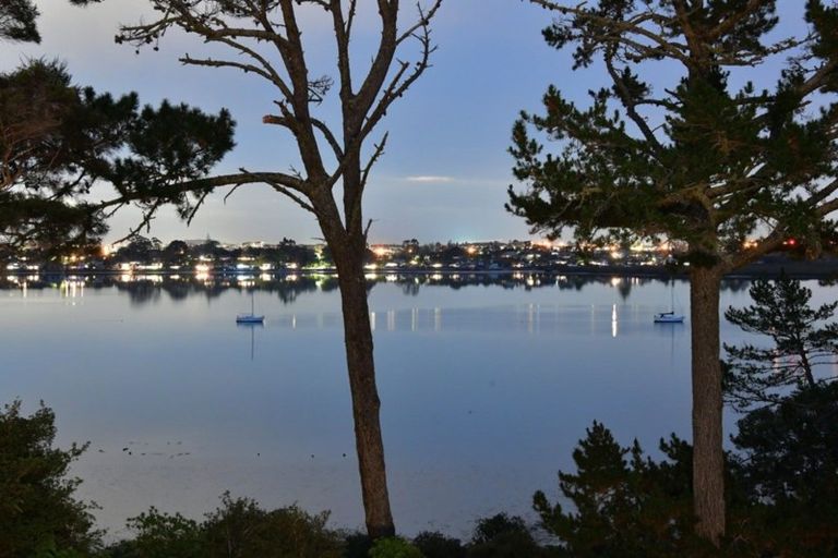 Photo of property in 59 Chatham Avenue, Paremoremo, Auckland, 0632