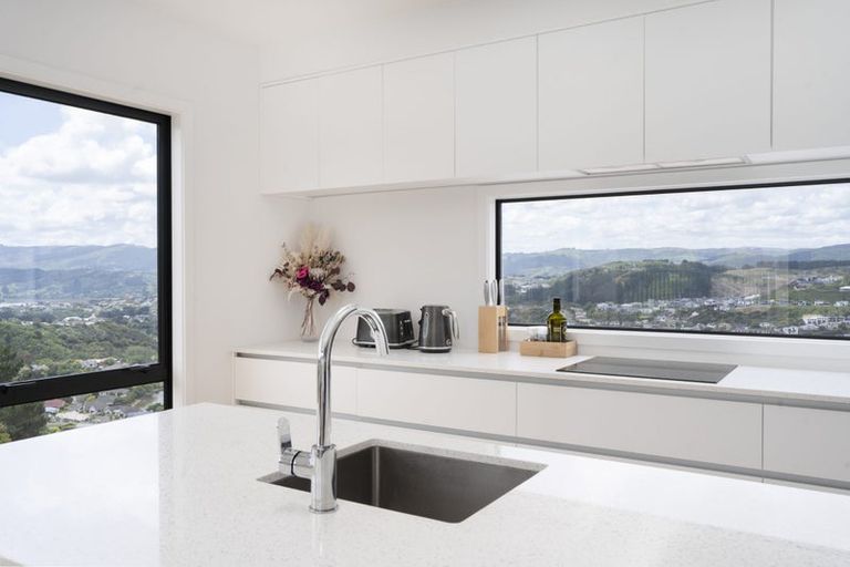 Photo of property in 9 Topsail Way, Whitby, Porirua, 5024